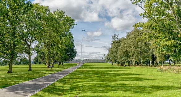 The Rotunda and Saltire flagpole at the Battle of Bannockburn visitors attraction, Bannockburn, Stirlingshire, Scotland.