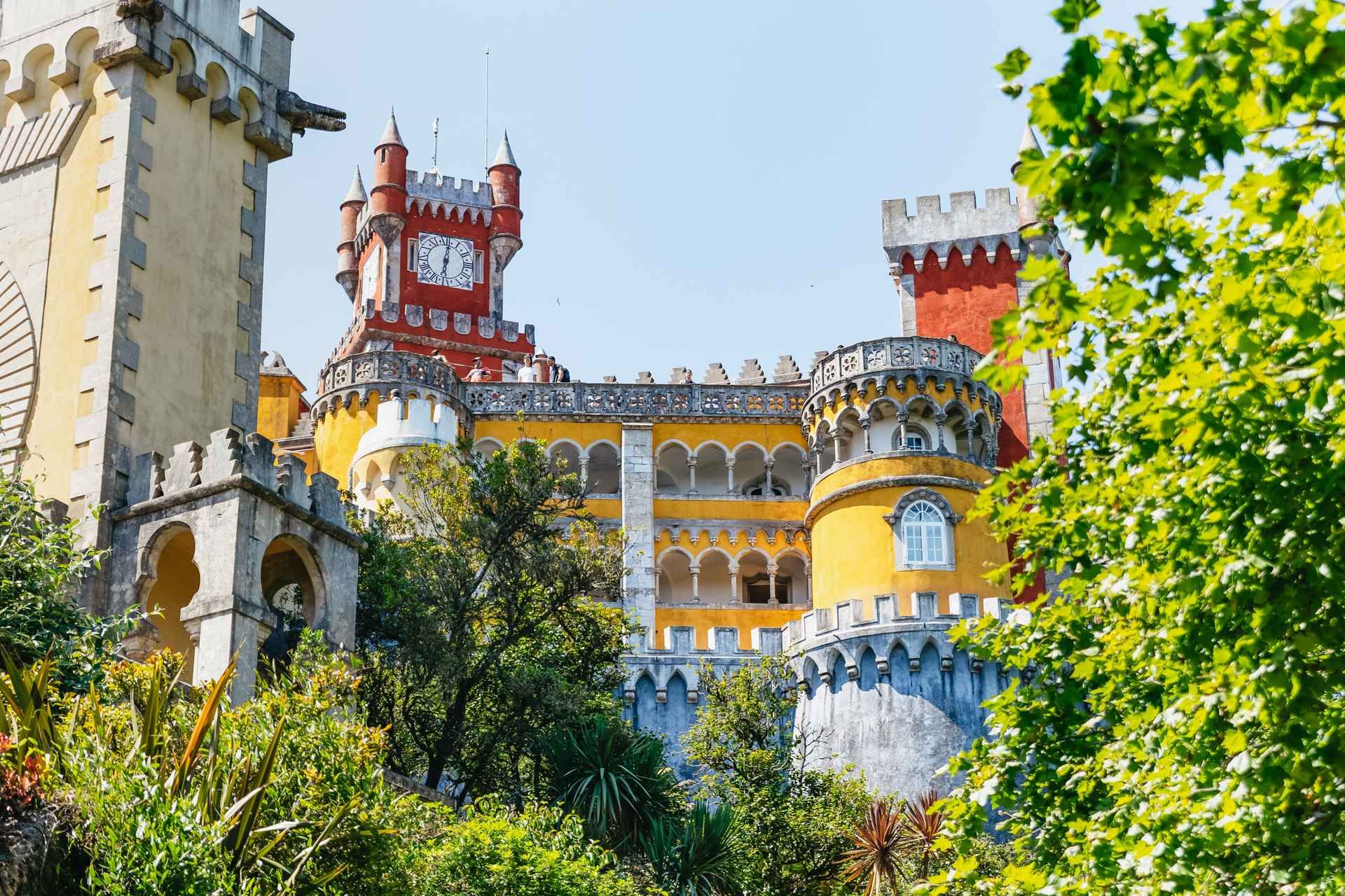 Lisbon: Sintra, Pena, Cabo da Roca, Cascais Tour with Pickup