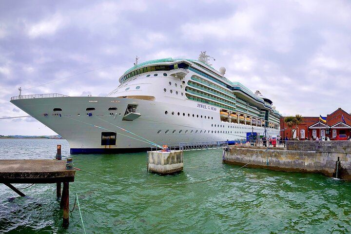 Blarney, Kinsale & Cobh Award Winning Private Limousine Tour 