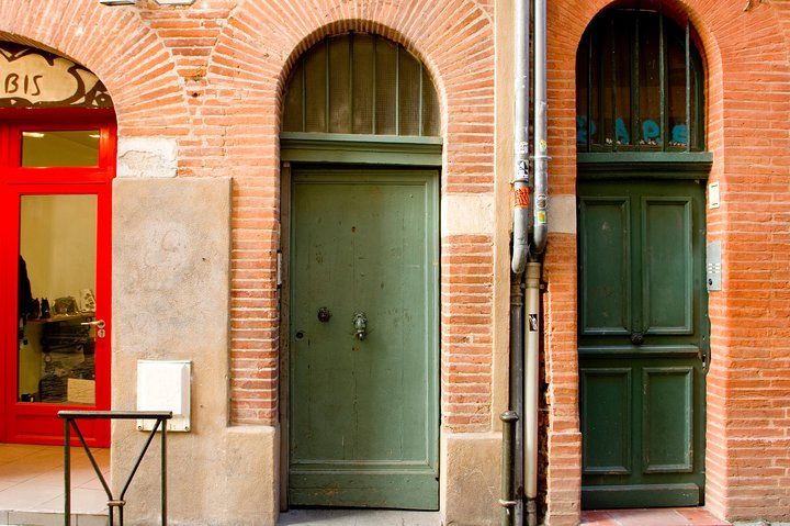 Take off your clothes and let yourself be drawn!