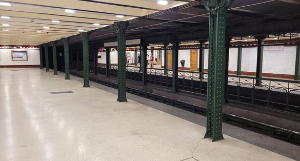 photo of Vörösmarty tér .