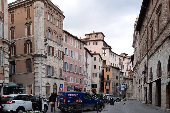Private Perugia Walking Tour with official guide