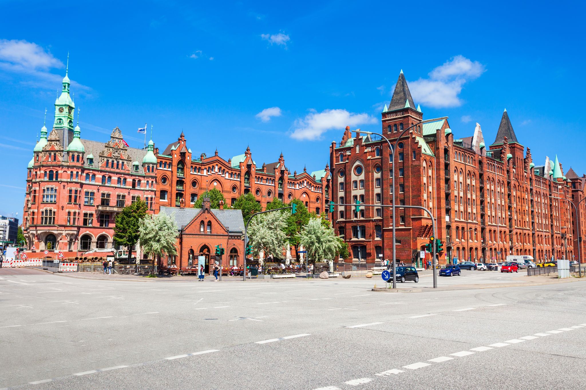 Beautiful view of Hamburg city center with town hall and Alster river, Germany.
