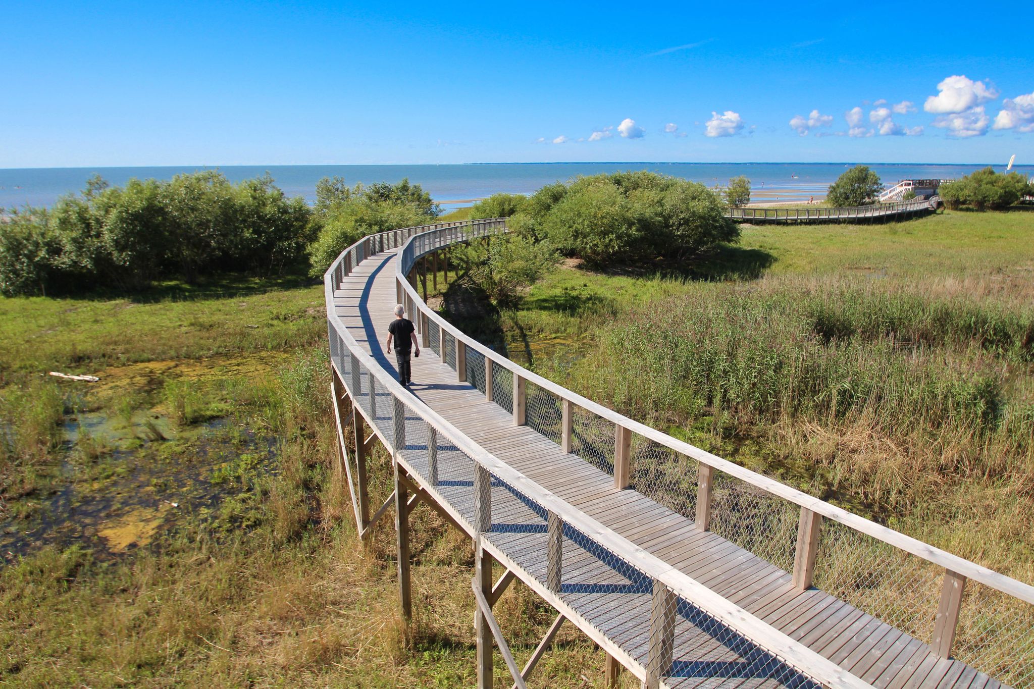 Parnu (Estonia) - Observation platform and beach