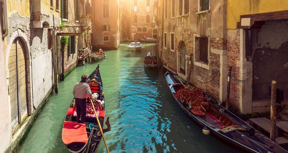 Icons of Italy: Venice, Florence, Tuscany and Rome Cruise by Rail
