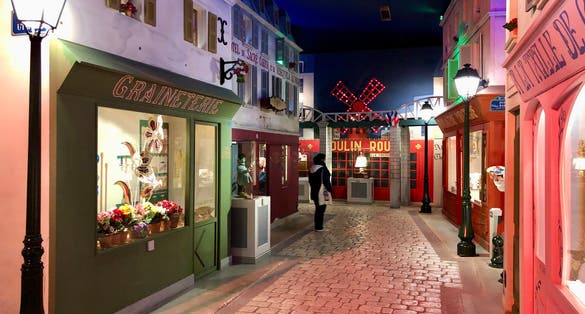Montmartre street scene