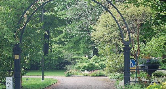 photo of entrance of Stadsträdgården in Karlstad, Sweden.