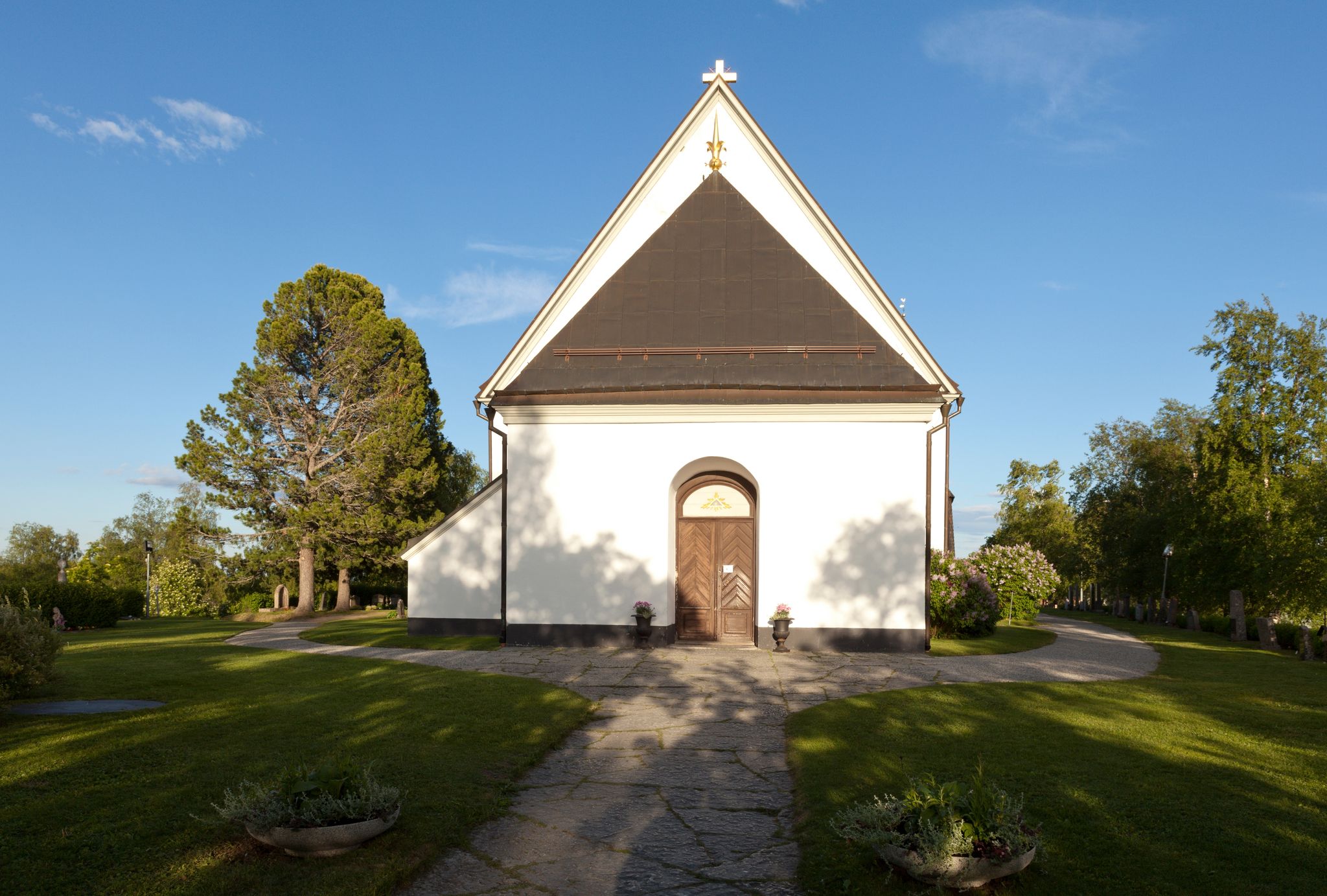 photo of back view of Frösö Church in Sweden.
