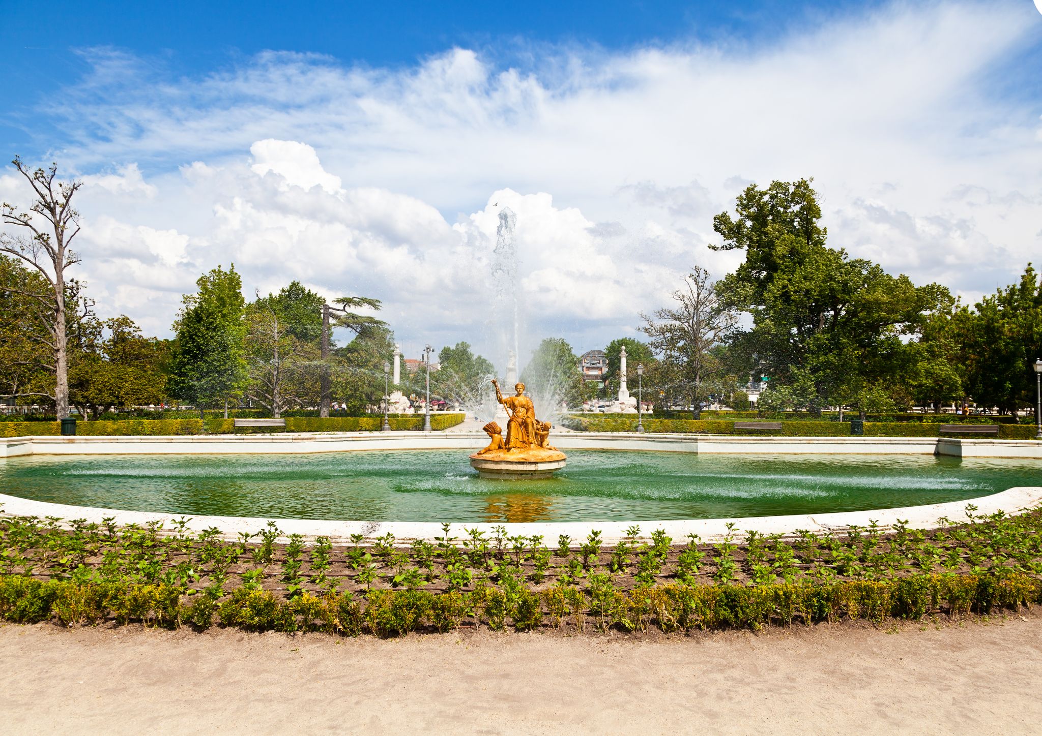 photo of Fountain of Ceres at Jardín del Parterre in Aranjuez, Spain.