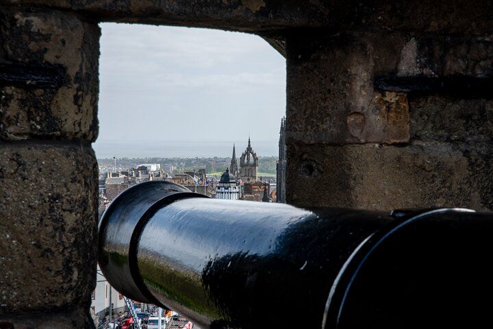 Edinburgh Castle Skip-the-Line Guided Walking Tour
