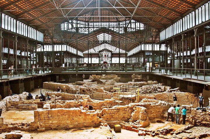 Barcelona Old Town, The Gothic Quarter Private Tour with Hotel Pickup