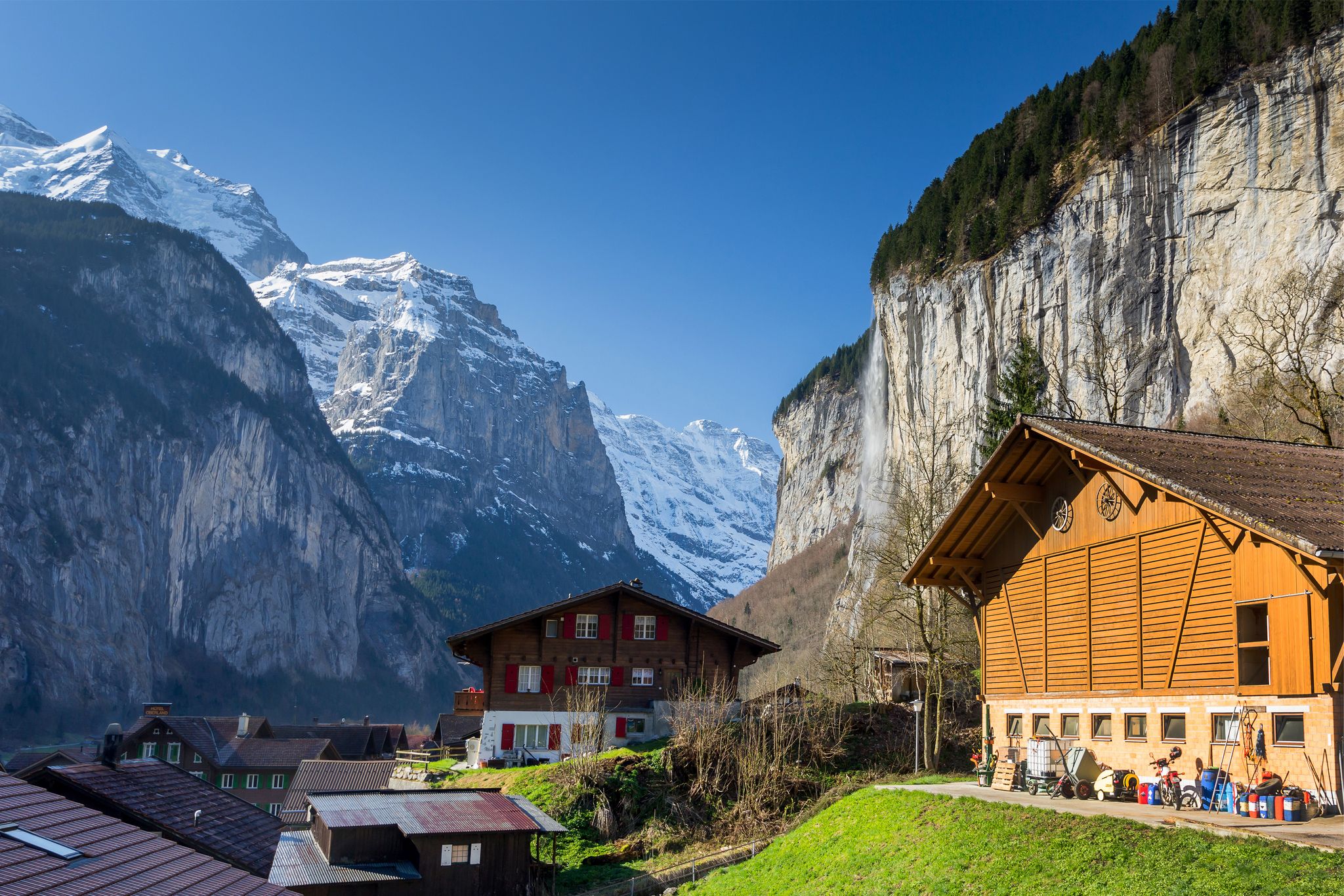 Photo of Beautiful view of the river and the house to Interlaken, Switzerland .