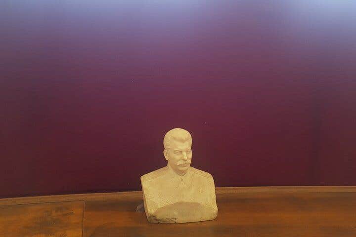 소련 이야기 - 치아투라, 스탈린 박물관 및 카츠키 기둥으로의 개인 당일 여행