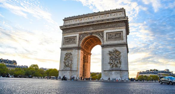 Photo of Arc de Triomphe, Paris, France.
