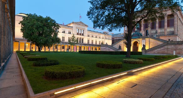 Neues Museum und Alte Nationalgalerie (right) at Museumsinsel in Berlin