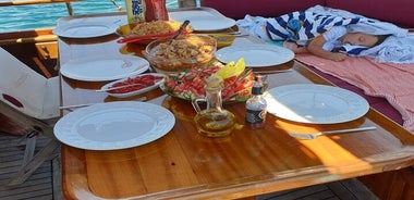Bodrum Private Gulet Tour with Lunch