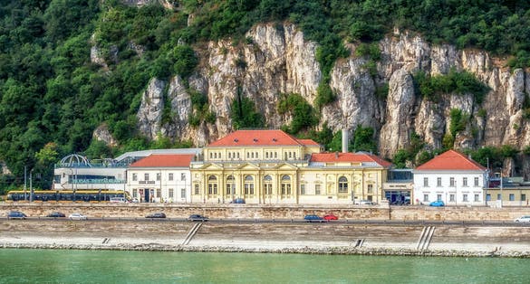 photo of Rudas Baths .