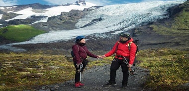 Glacier and Ice Cave Private Photoshoot - 15 Shot Photo Package