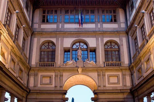 Christmas Time in Florence: Churches, Nativity Scenes and stunning Monuments!