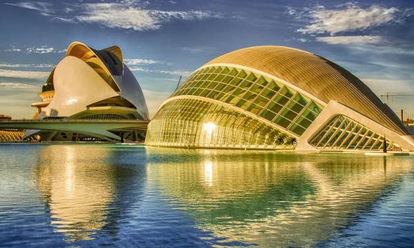 Best Time To Visit Valencia: Fiery Festivals and Paella