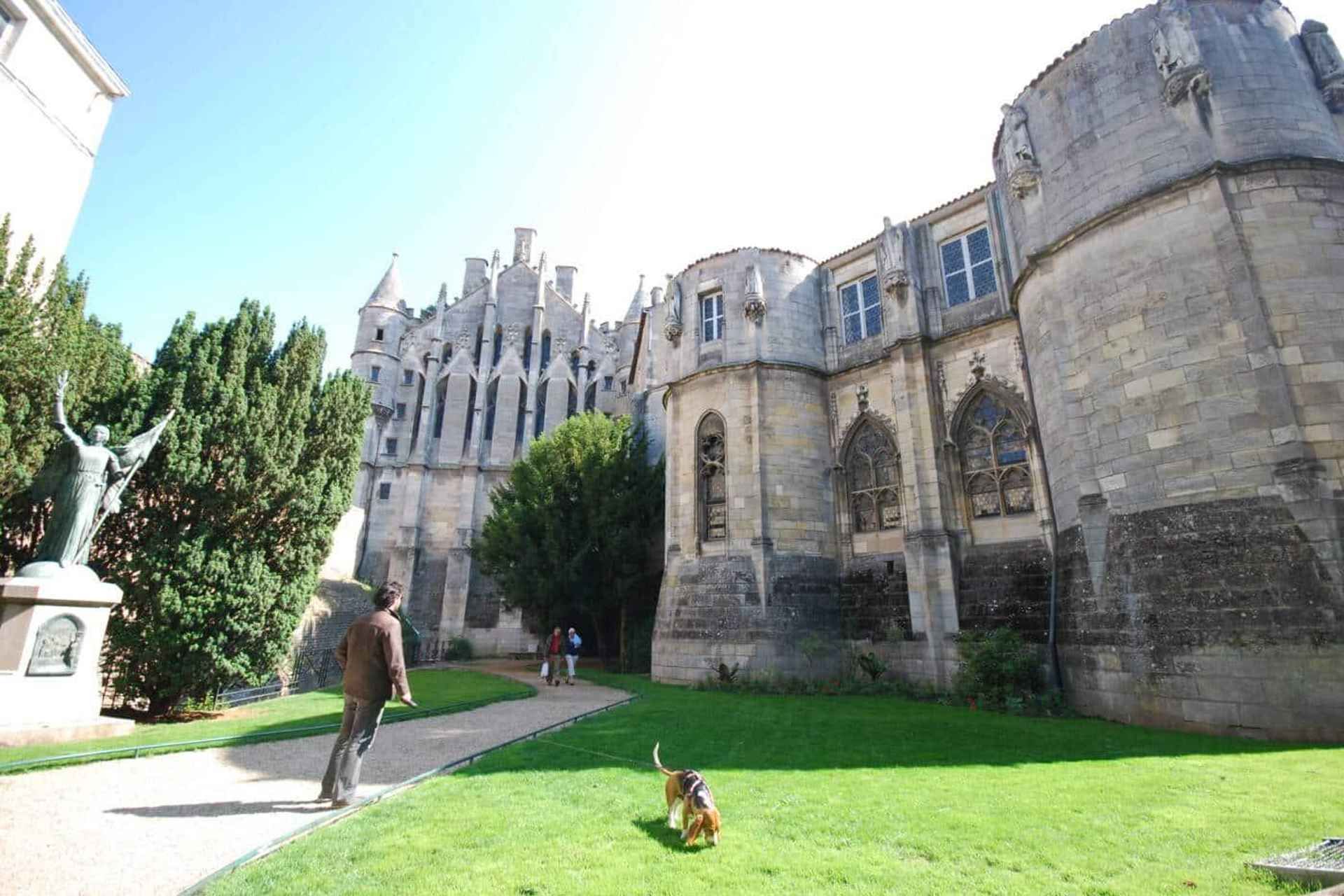 Poitiers: Eleanor of Aquitaine Walking Tour