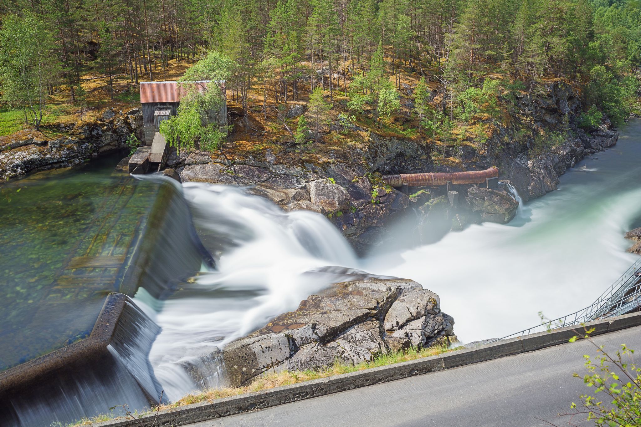 Dam on the Vindhellavegen near the Borgund stave church
