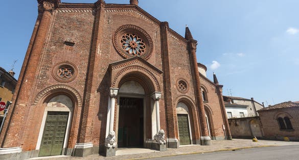 Soncino (Cremona, Lombardy, Italy): exterior of the medieval church of Santa Maria Assunta (12th century)