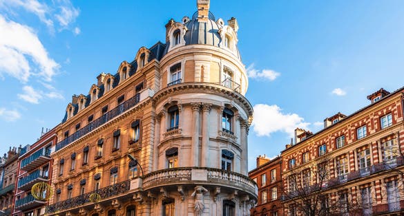 Photo of typical building near the Esquirol district, in Toulouse in Occitanie, France.