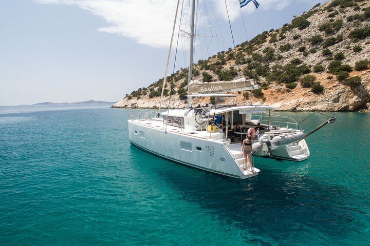 Shared Catamaran All inclusive-Day Cruise to Naxos or Paros 