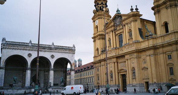photo of view of  Odeonsplatz.