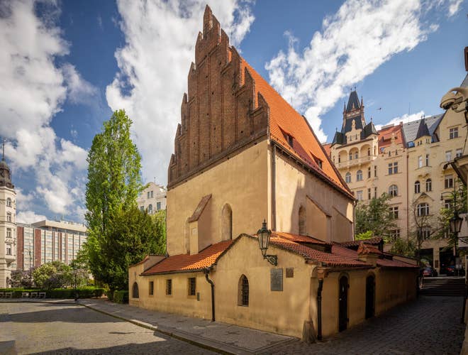 Old-New Synagogue.jpg