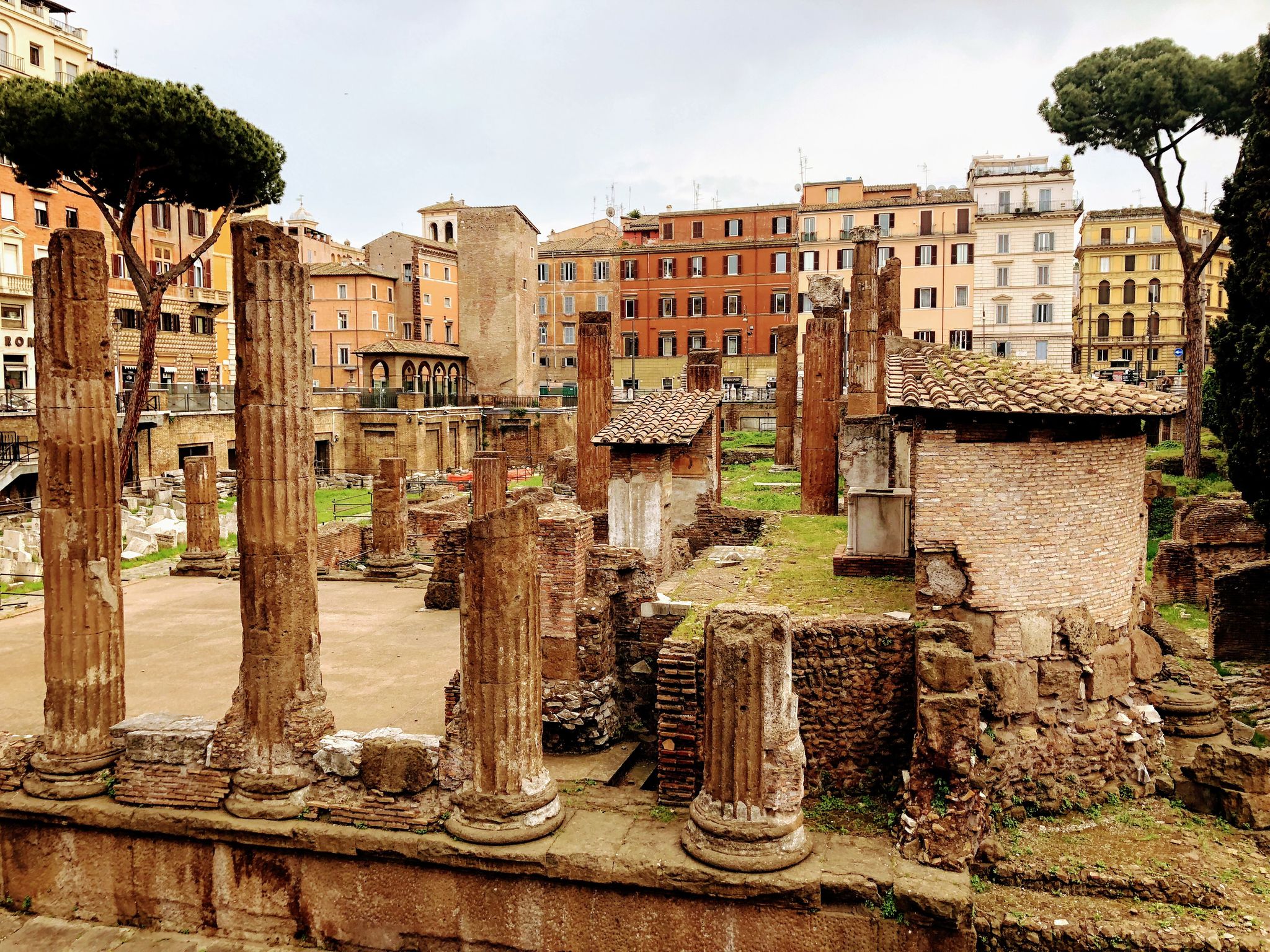 photo of Largo Di Torre Argentina. Rome, Italy .