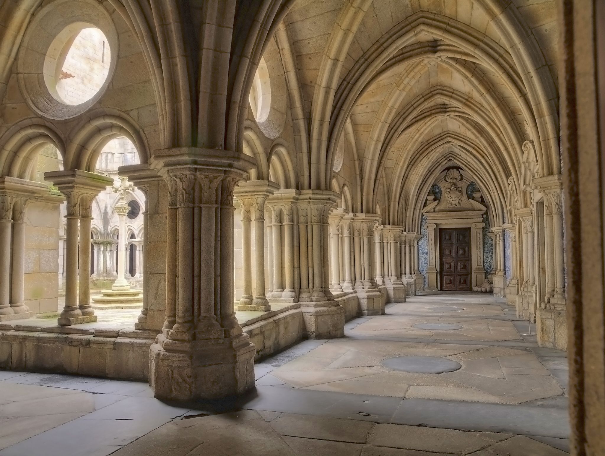 Photo of cloister of the Cathedral of Porto, portugal.