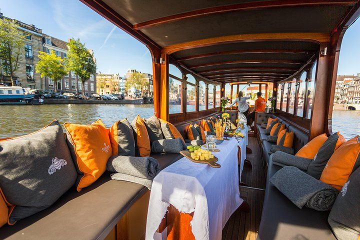 Amsterdam Classic Saloon Boat Cruise con bevande e formaggio