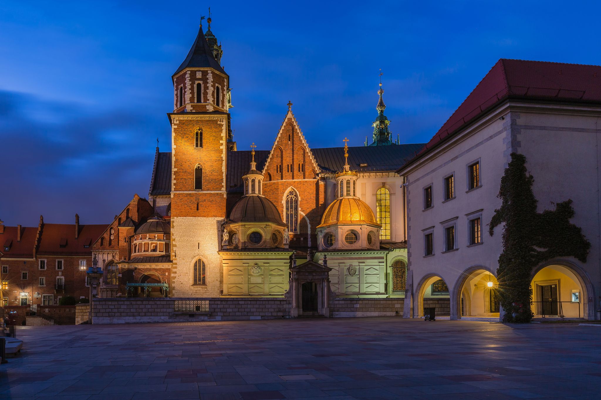 Photo of Wawel cathedral at night on Wawel Hill in Krakow, Poland.
