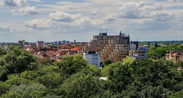Photo of large apartment building in Braunschweig, Germany where the student dormitory is located.