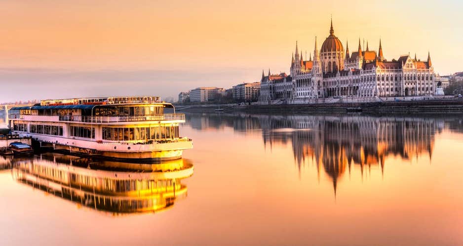 Active & Discovery on the Danube with 1 Night in Budapest & 2 Nights in Prague (Westbound) 2025