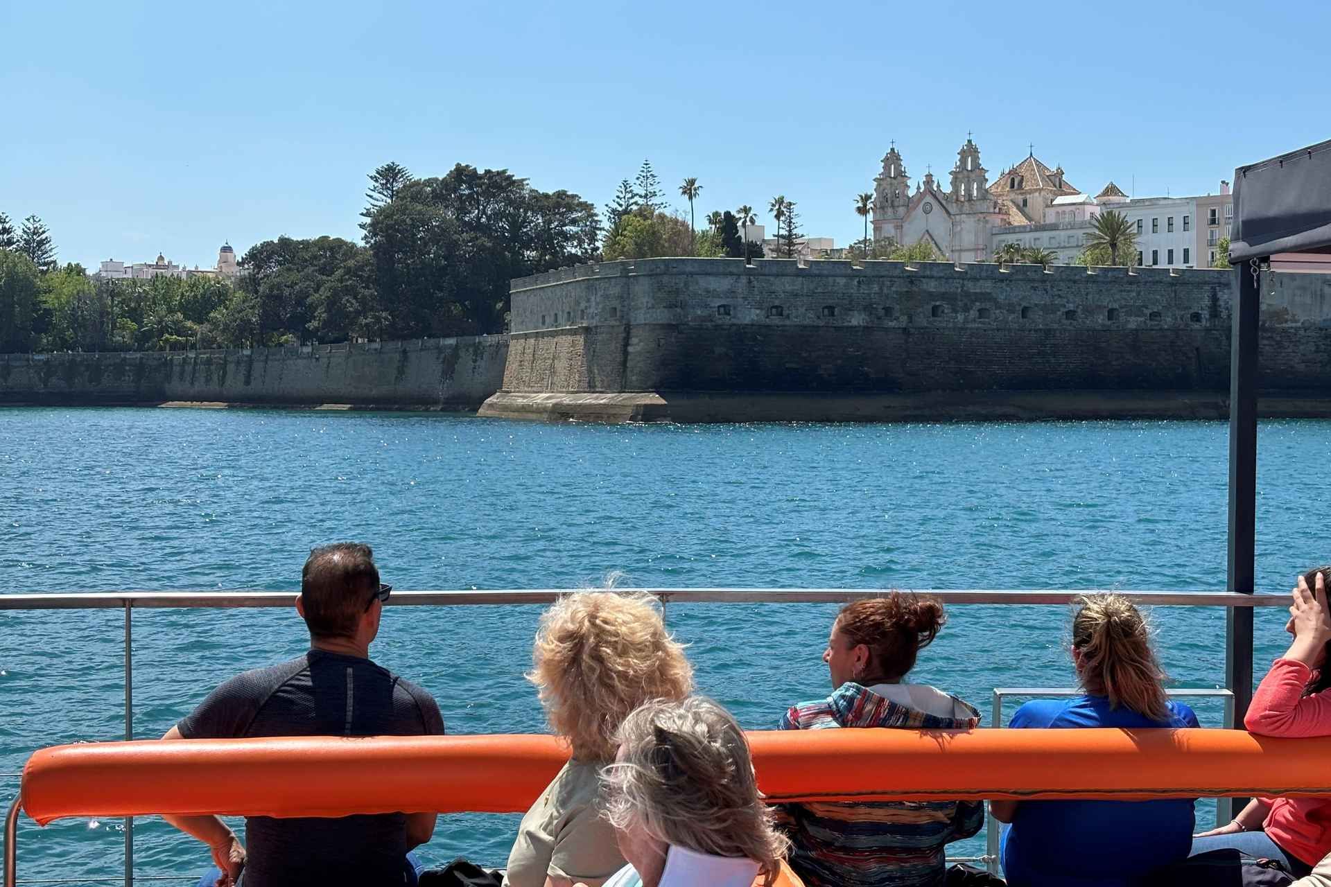 Cadiz: Bay of Cadiz Catamaran Tour with Host