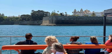 Cadiz: Bay of Cadiz Catamaran Tour with Host