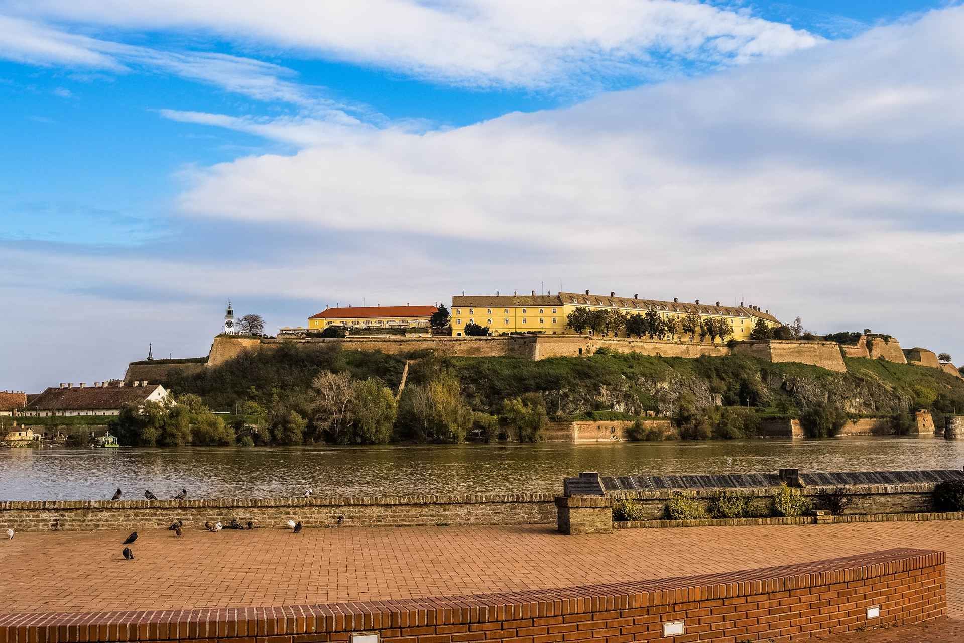 Novi Sad: City Highlights Walking Tour with Local Guide