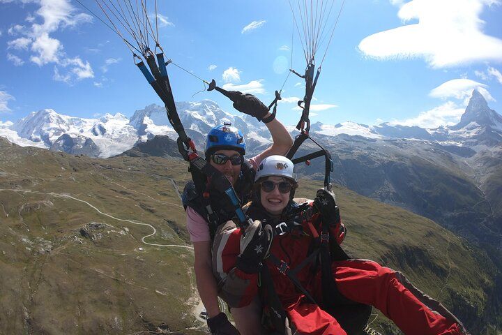 Panoramic Paragliding Flight in Zermatt Matterhorn (15-20min)