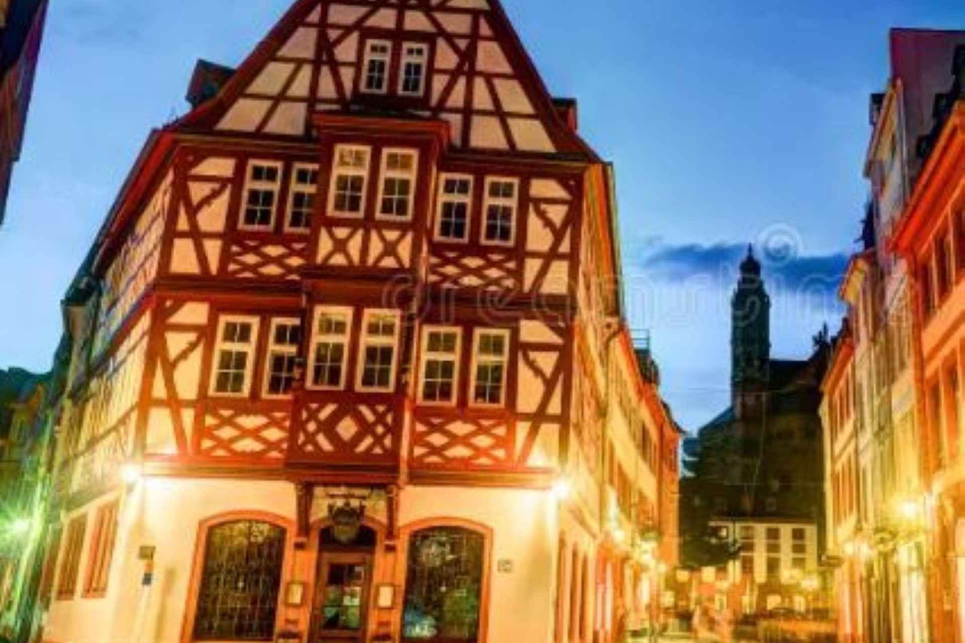Mainz: guided evening tour of the Rhine riverbank/old town in German and English