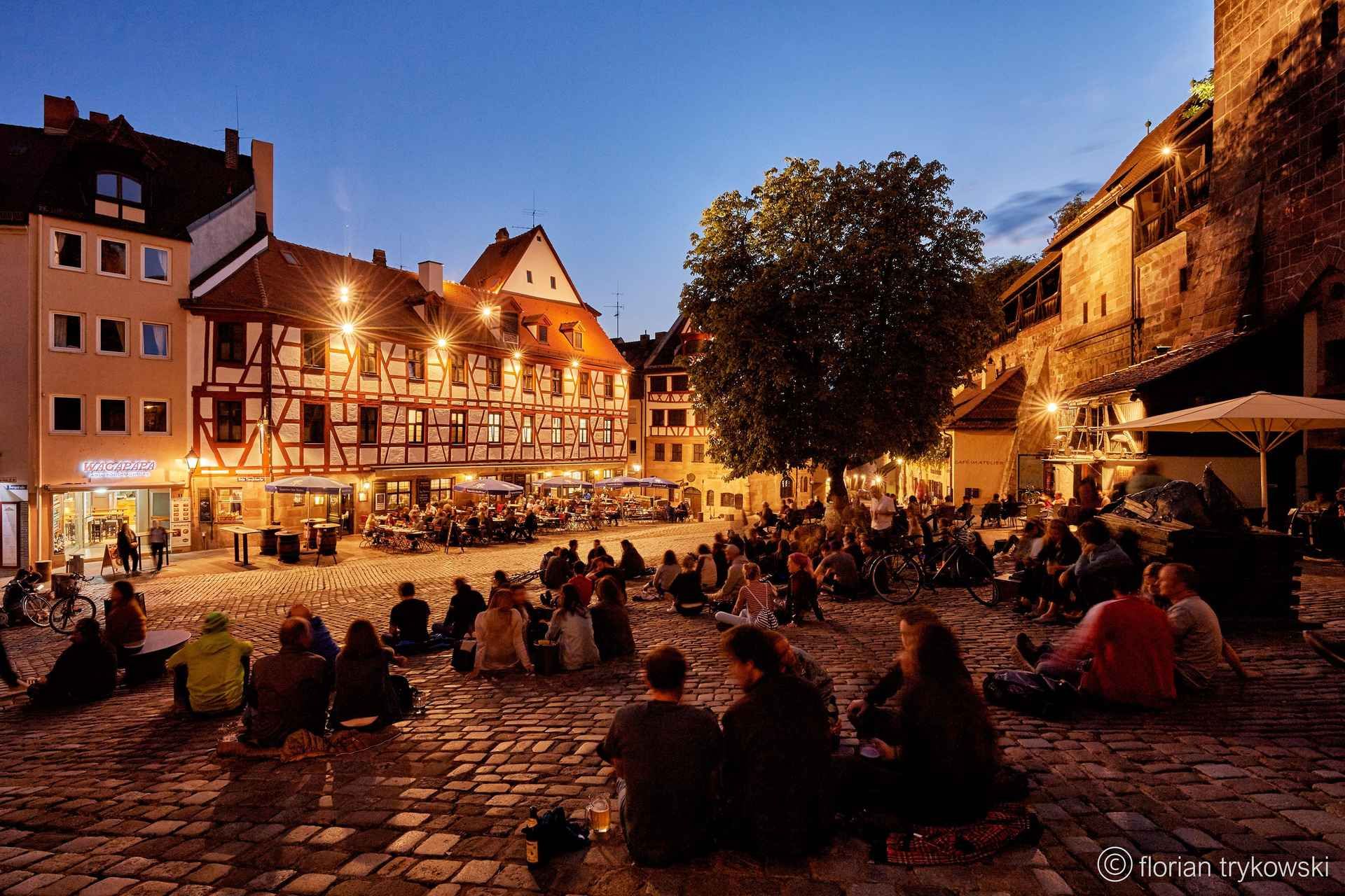 Nuremberg: The Old Town in Evening Light - IN GERMAN