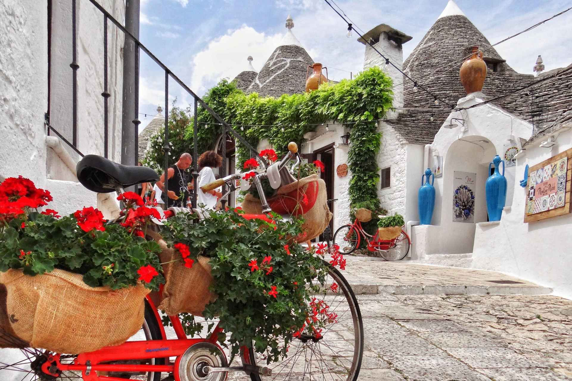 UNESCO Tour: Alberobello and Matera by private bus from Bari