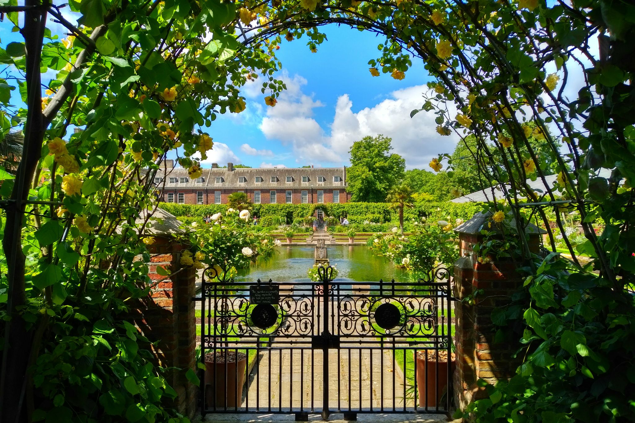 Photo of Kensington Gardens, London, England.