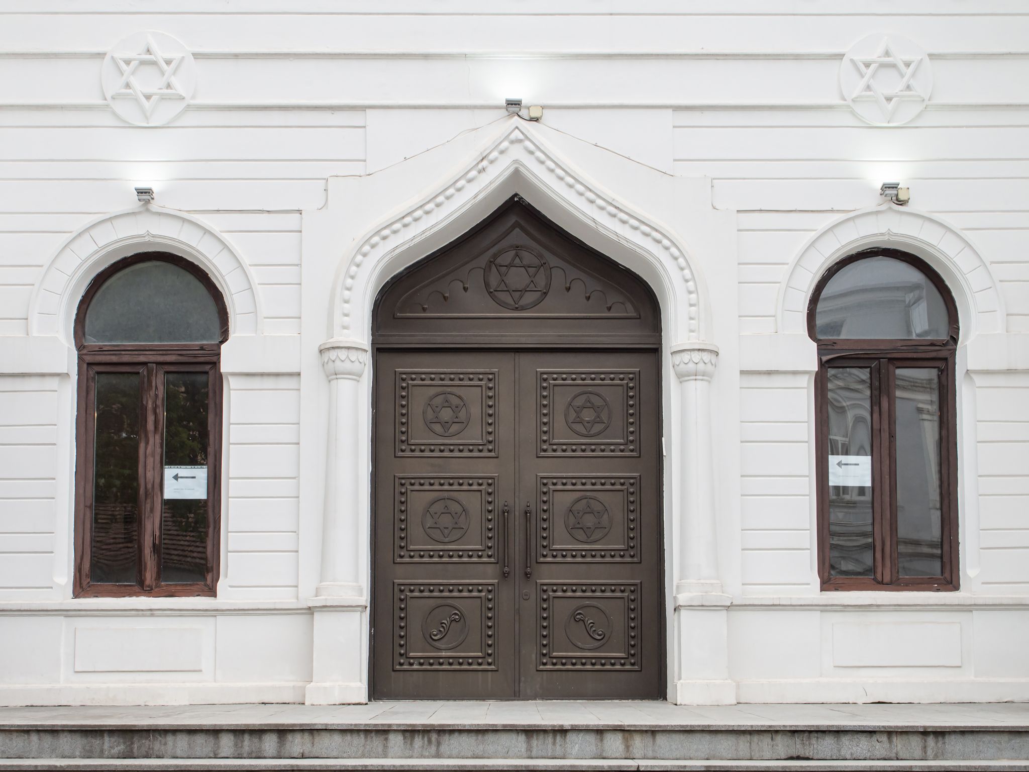 Photo of entrance to the synagogue located in Batumi, Georgia.