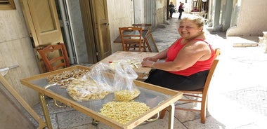 Bari Walking Tour with Pasta Experience
