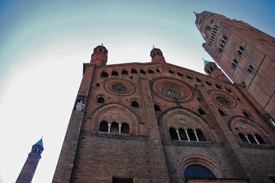 Cremona private guided walking tour with the Violin Museum