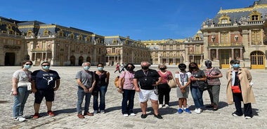  Versailles Small Group Guided Tour with Local Guide