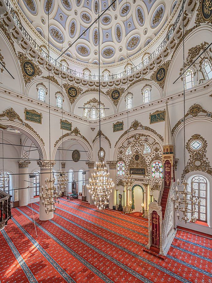 photo of inside Hisar Mosque in Izmir, Turkey.